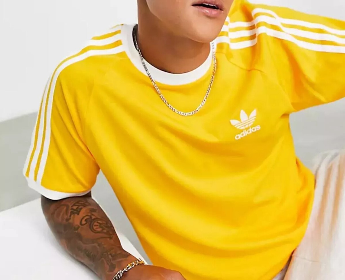 adidas Originals Men's 3-Stripes Trefoil Short Sleeve Tee IM9388