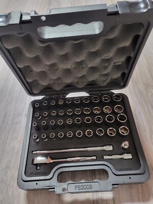 Snap On 44 Piece 1/4  Drive Metric /SAE General Service Socket Set 144TMPBFR