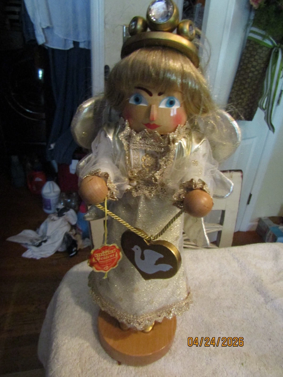 Steinbach Nutcracker Angel w Crystal Crown 16” Wood 8340 Limited Edition Germany
Opens in a new wind
