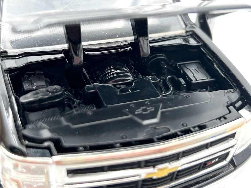 Camioneta pickup Chevy Silverado 2014 Jada Toys negra 1:24 diecast coche modelo 97018 Foto 4 de 4