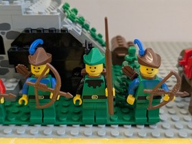 LEGO Castle Forestmen: Camouflaged Outpost 6066 - 100% Complete w/Instructions