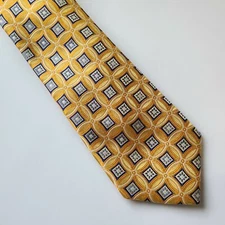 6A) NEW! IKE BEHAR SET GOLD GEOMETRIC 100% SILK NECKTIE AND POCKET SQUARE 
