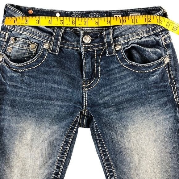 Short Bermuda Délavé Miss Me Angel Wings Taille 26 - Mi-hauteur, Bleu Moyen, Neuf Avec étiquette