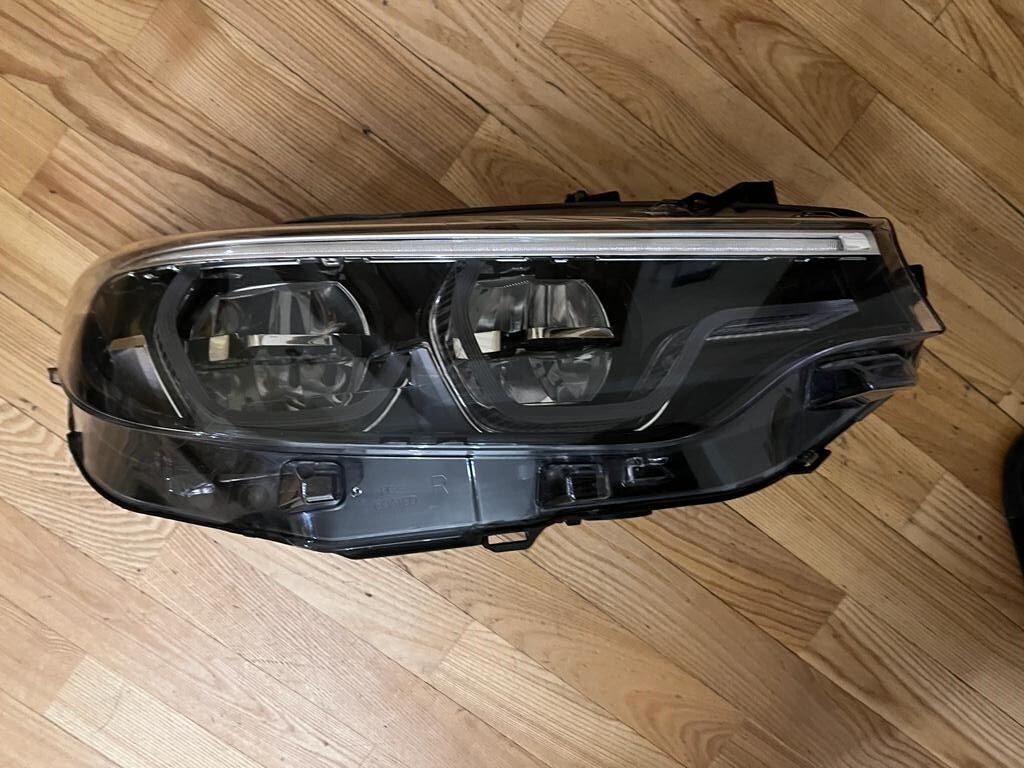 BMW F32 F36 F33 M3 F80 M4 F82 M3 Adaptive HEADLIGHTS RHD LCi ICON 