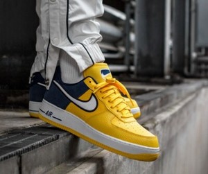 nike air force 1 amarillo