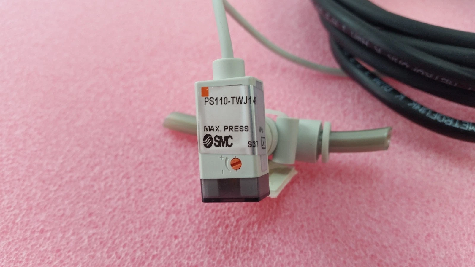 SMC pressure switch on the harness supplied with the Brooks 013501-16 board