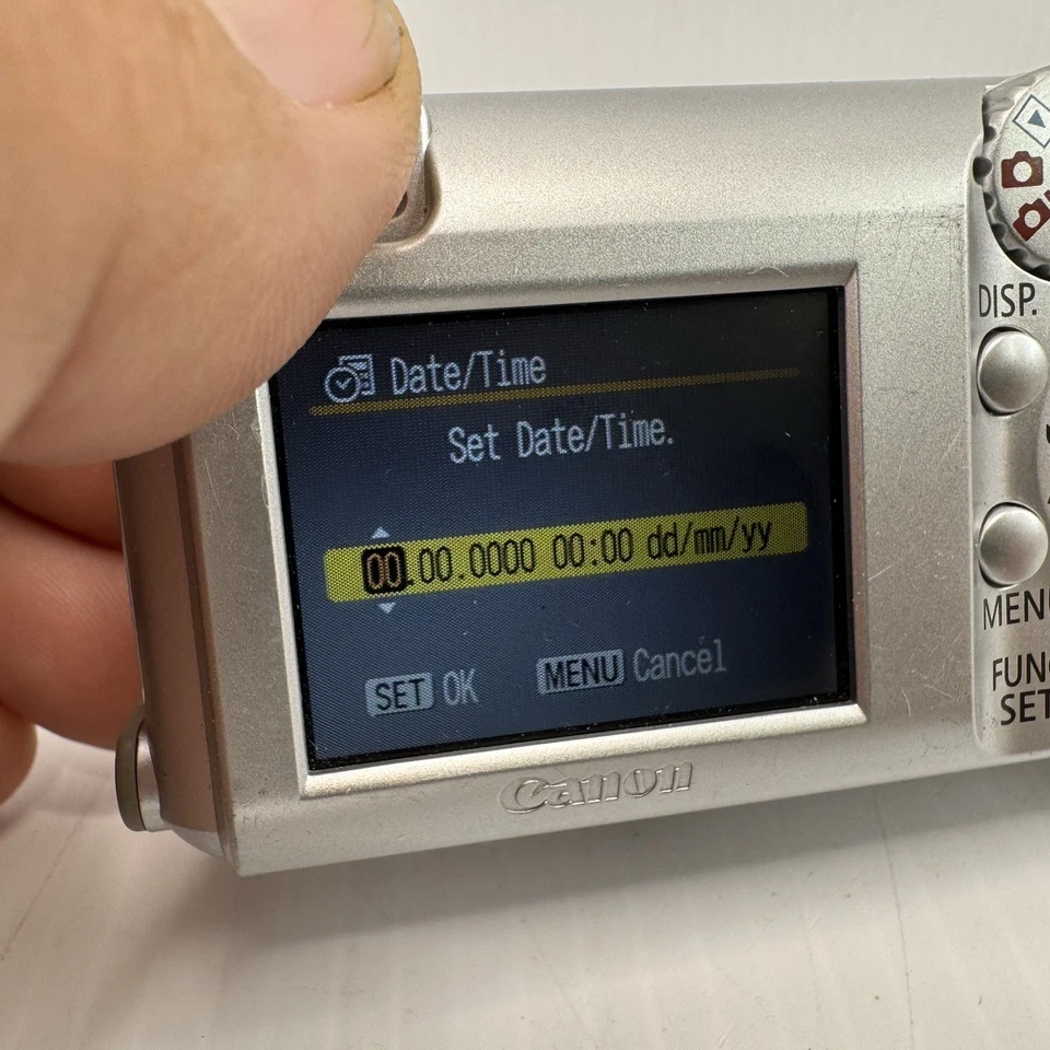 Canon PowerShot A430 Digital Camera – 4.0MP, 4x Zoom + 16MB Card & AA Batteries - Image 2 of 4