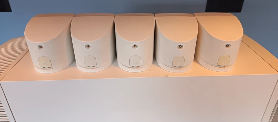 Bose AV28 Lifestyle Media Centre Media Center/Speakers/Sub/Power Supply/Remote - Image 2 of 4