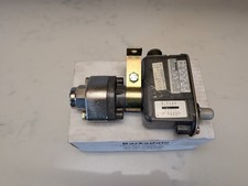 Barksdale C9612-3 Pressure Switch 250-3000PSI 1/4 In NPT - Used