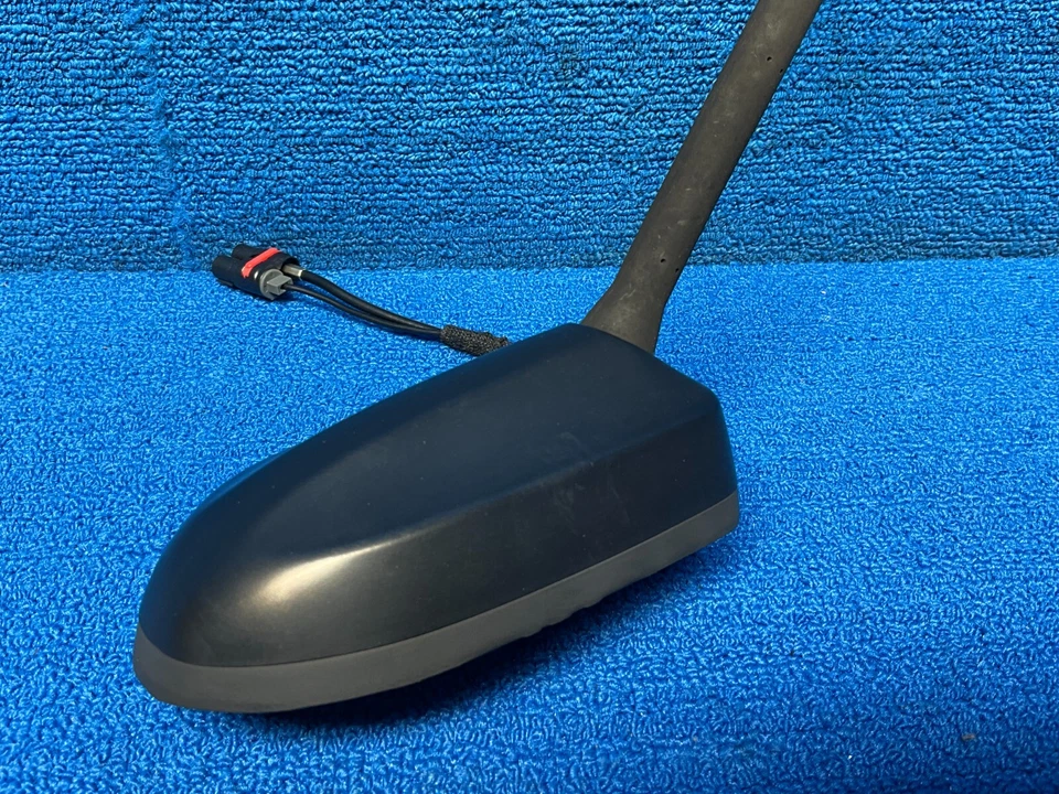 2016 - 2019 FORD FIESTA ROOF SHARK FIN RADIO ANTENNA OEM - Image 3 of 4