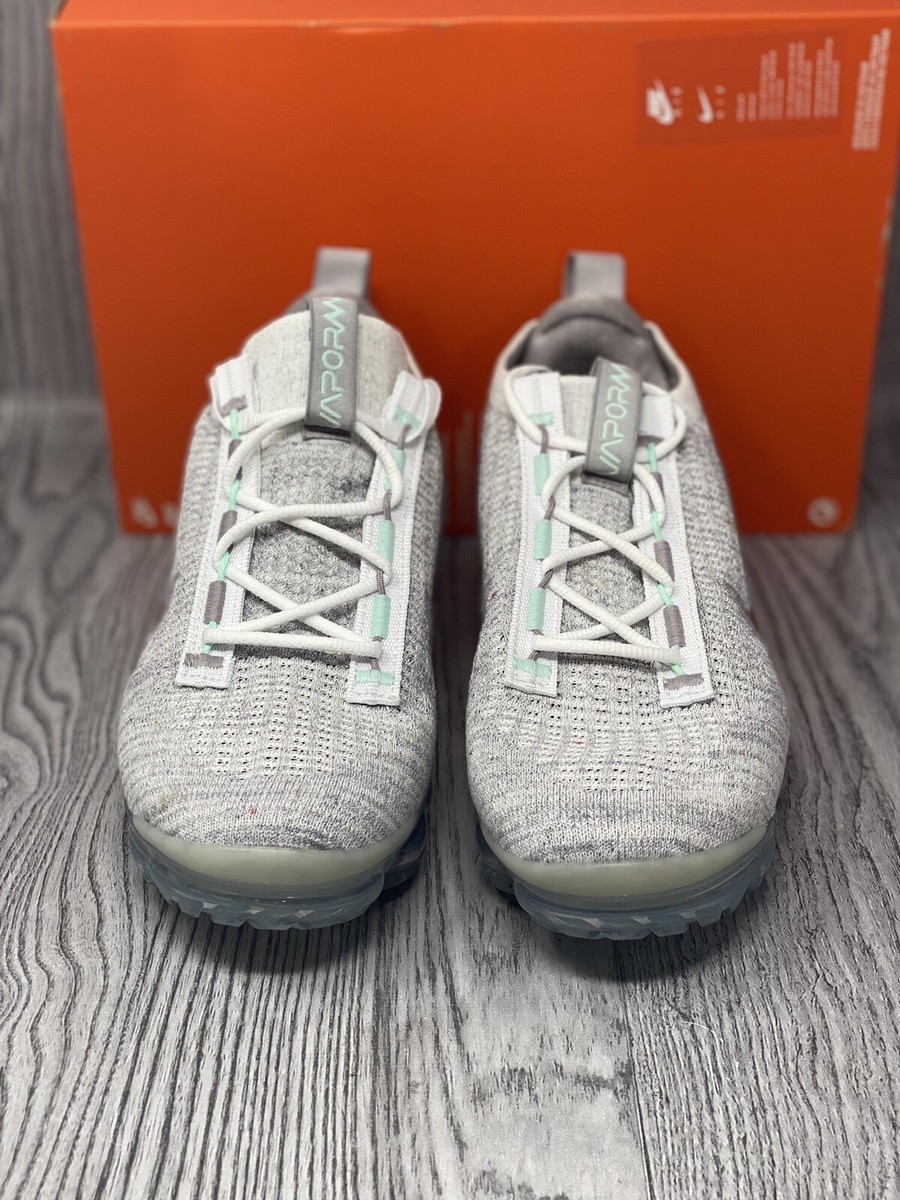 Nike Air Vapormax Flyknit 2021 GS Platinum Mint DB1550 008 - SIZE 6.5 Men / WMNS Nike Air Vapormax Flyknit 2021 GS Platinum Mint DB1550 008  main image 3