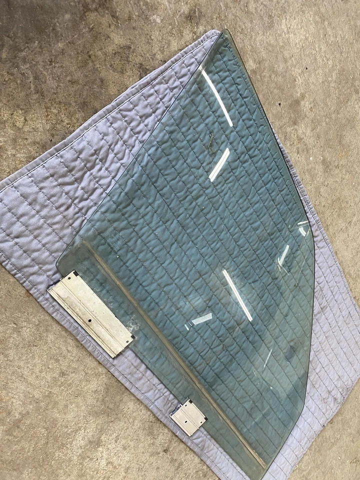 84-91 BMW 3 Series E30 Passenger Front R Door Window Sedan 318i 325i 325ix #781E - Image 2 of 4