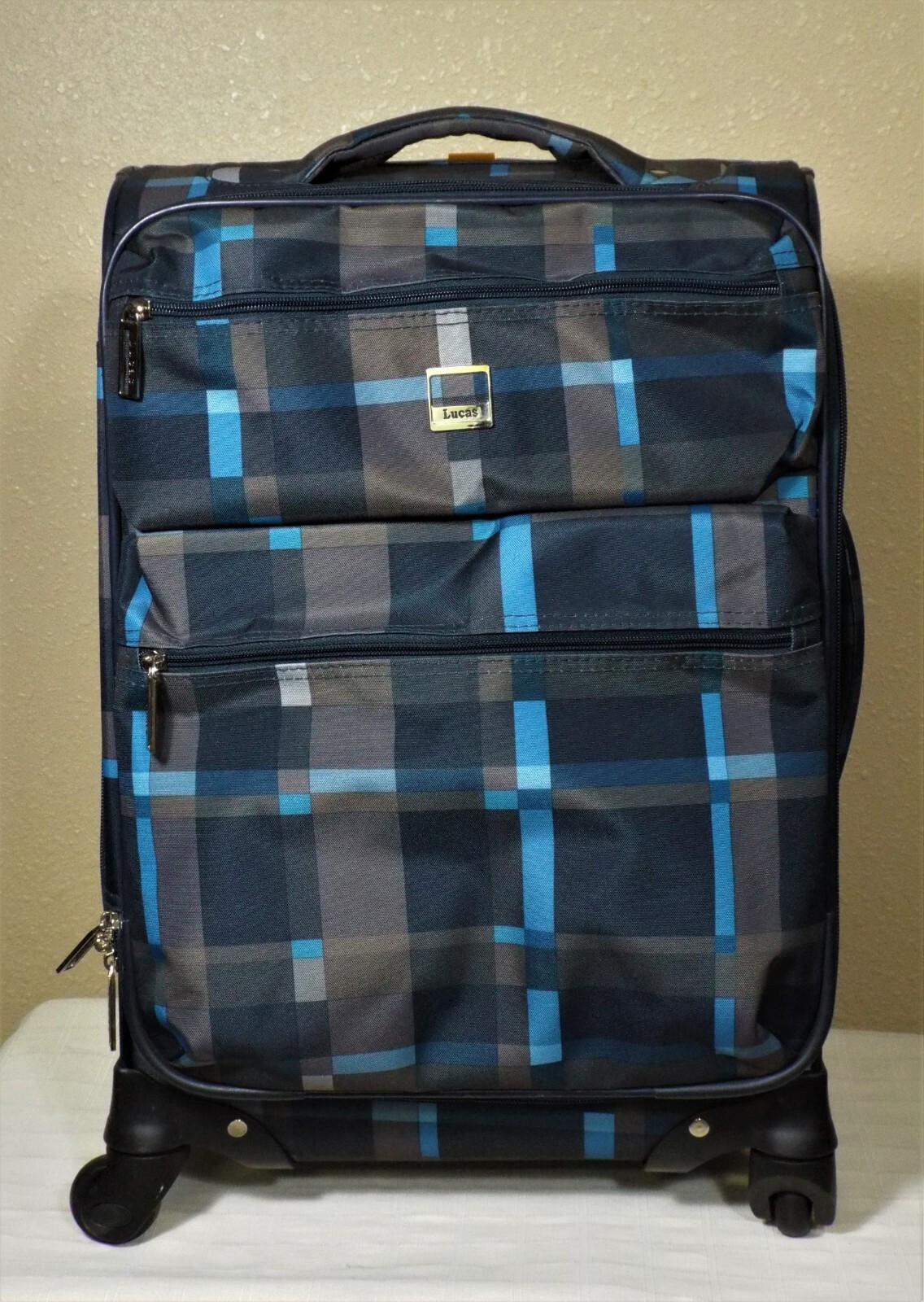 lucas luggage ultra lightweight carry on 20 inch