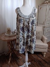 Simply Vera Wang Tunic Floral with gray neck trim size 16