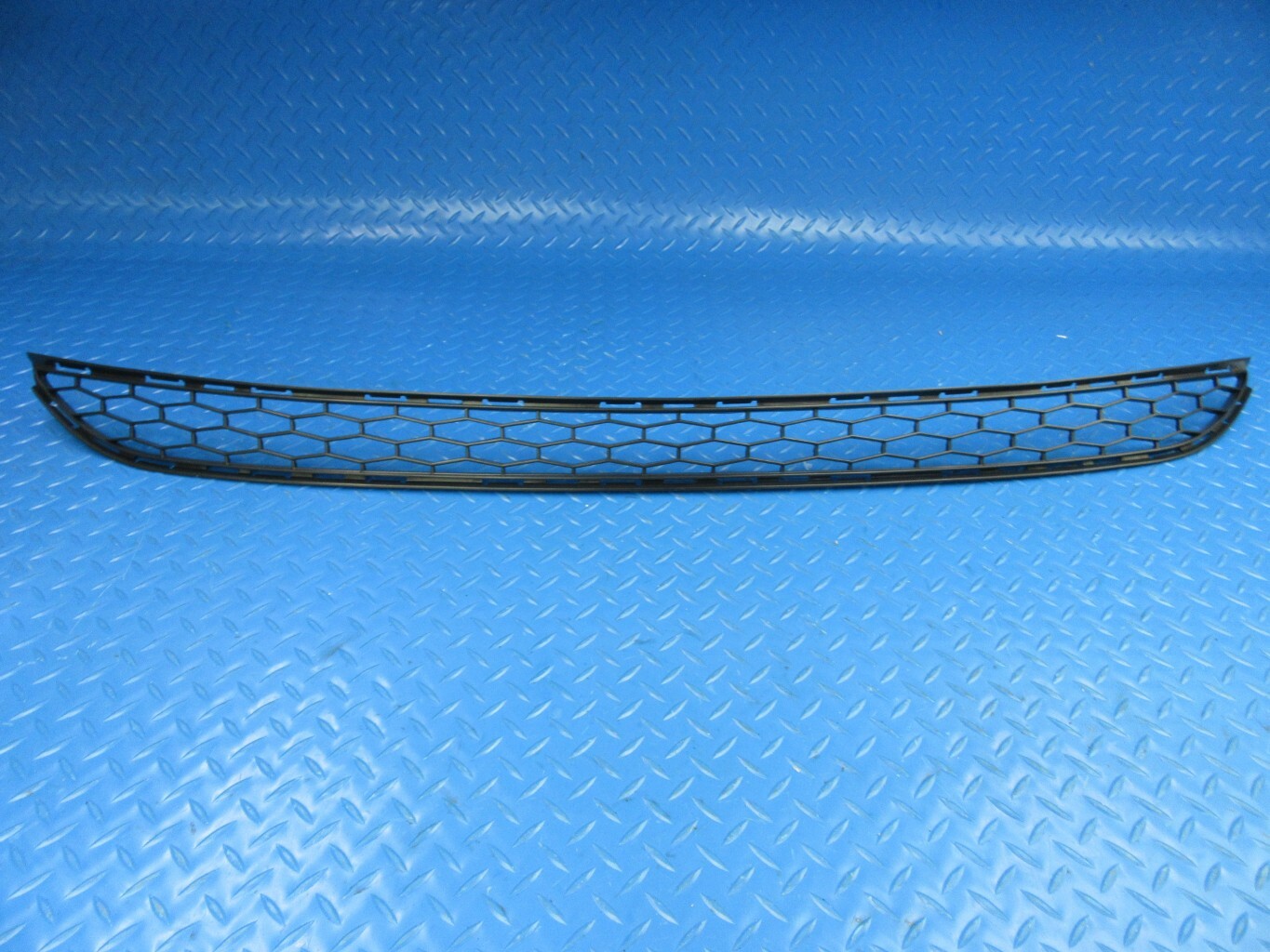 Maserati Quattroporte front bumper center grill #9099