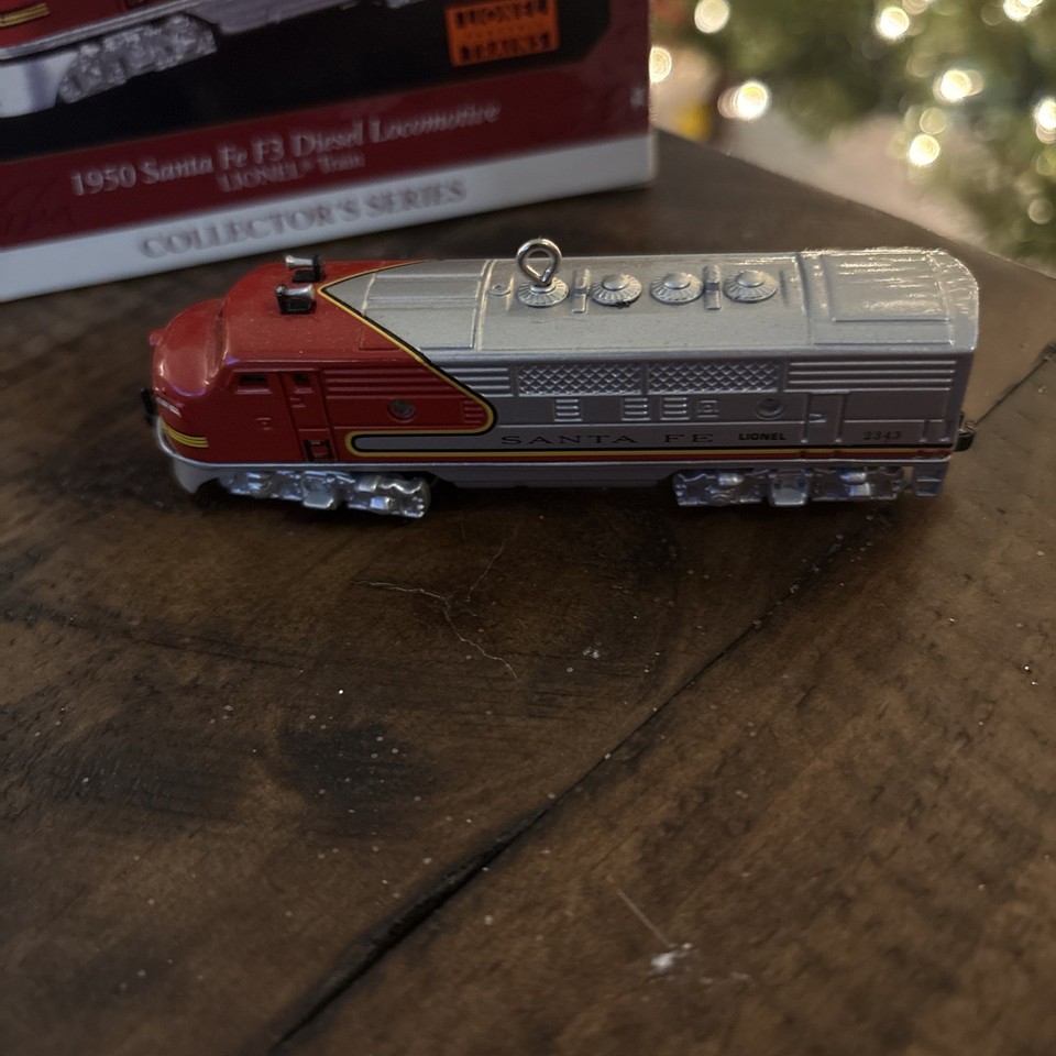 A Hallmark Keepsake Ornament LIONEL Trains 1950 Santa Fe F3 Diesel Locomotive