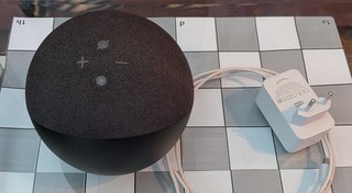 Amazon Echo 4. Gen. Smart Speaker mit integriertem Zigbee Hub