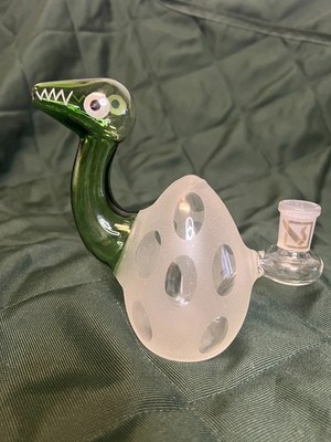 DHC Dinosaur Bong Glass Water Pipe Bubbler Green Seshosaurus with 2 Bowls