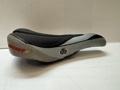 WTB Rocket V Sattel Sitz Comfort Zone Titan Reling schwarz silber