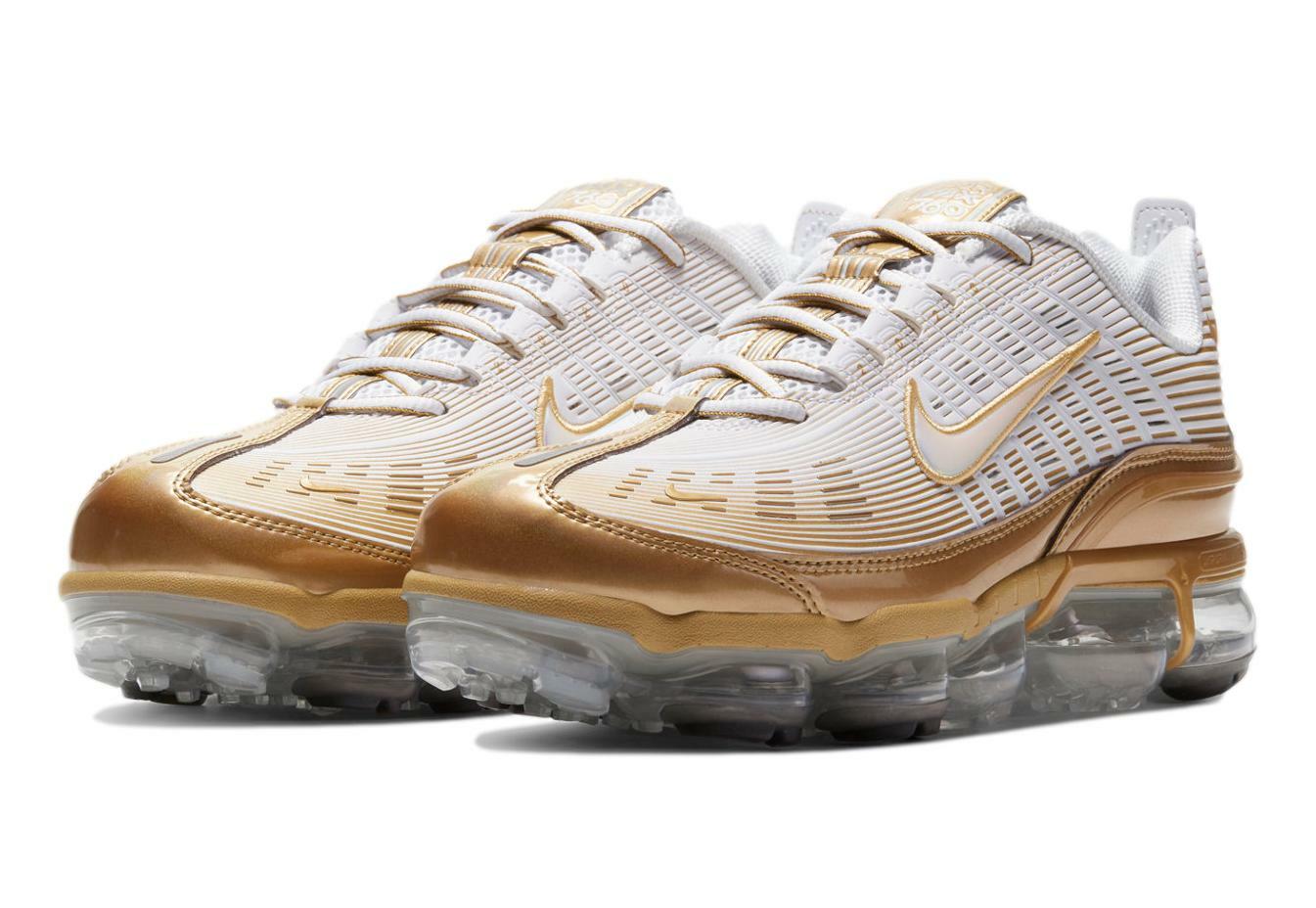 nike running vapormax 19 trainers in white and gold