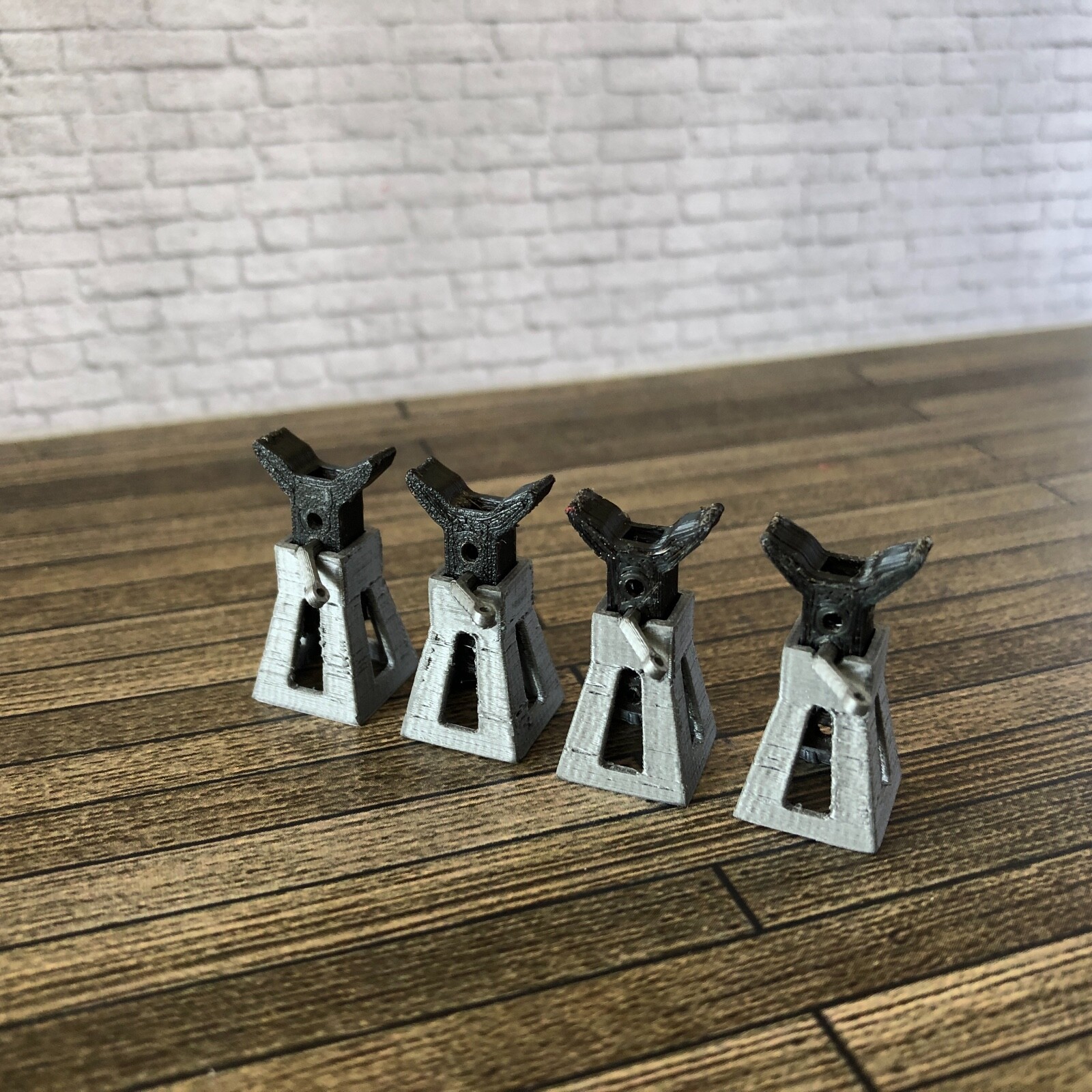 112 Scale Miniature Jack & Stands Set foreignstudent.unhas.ac.id