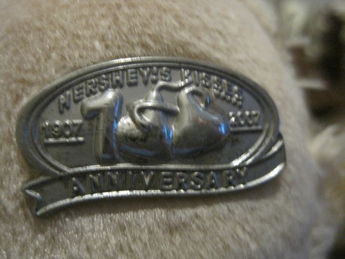 Hershey Kiss 100 Anniversary Limited Edition Brown Bear with Sweater~LBDCQ - Picture 6 of 6