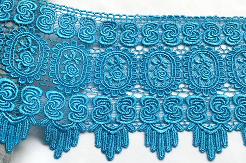Bordure dentelle découpable Kiddo 8,5" champagne rouge vert blanc cassé noir gris par Yard - Photo 5/14