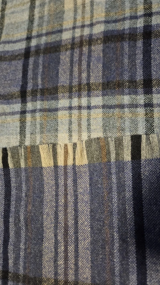 Bufanda Italo Ferretti 68" azul con rayas 100 % cachemir nueva sin etiquetas Foto 4 de 4