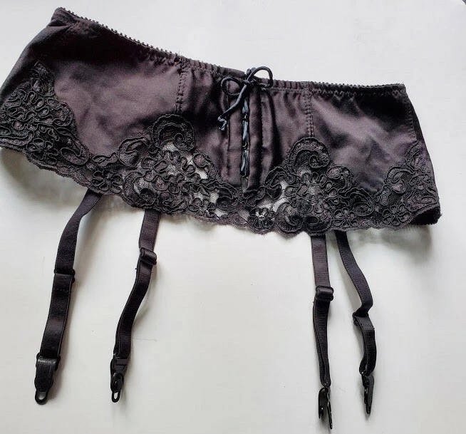 Ceinture vintage Christian Dior Intimates noire fond ouvert avec jarretelles bonneterie
