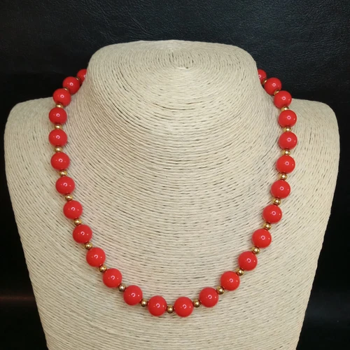 Vintage Jewelry TRIFARI Orange Beads Lucite Necklace Gold Tone. 9293