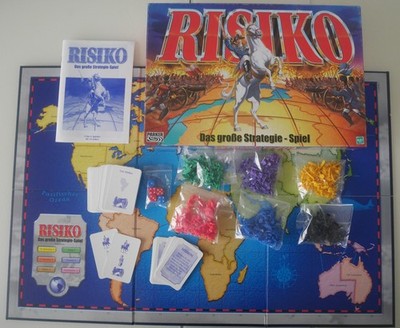 EXCELLENT CONDITION: RISK (DE LUXE)! The ''BLUE'' Edition! 100% COMPLETE!