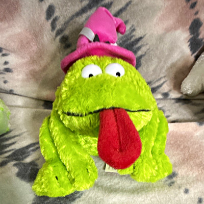 Russ Croaker Green Frog Plush w/ Pink Hat & Red Tongue, Small (2004) MPN 26763