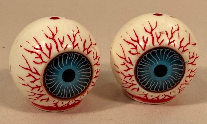 Finger Eyeballs (2) Appearing Eyeball From Fist Trick