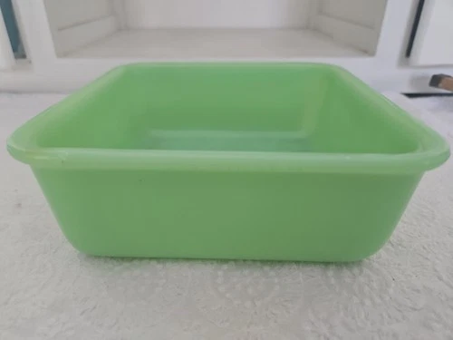 Mckee Jadeite Refrigerator Dish 6.25" Uranium Glass