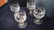 4 Verres à vin anciens Décor gravé     COUP DE BALAI