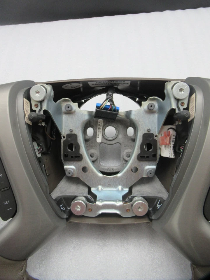 OEM Cadillac Chevrolet GMC Steering Wheel Leather Wrapped 22947800 2009-2014 - Image 2 of 4