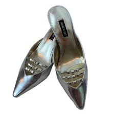 Nine West Weeka Bow Detail Kitten Heel Slip On Pumps in Silver - Size 5M New