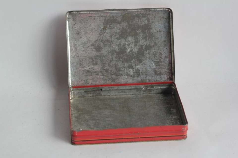 Caja de cigarrillos de hojalata para cigarrillos egipcios de Davidoff (62871) Foto 3 de 4