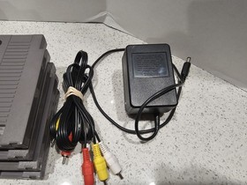 Nintendo NES Video Game Console W/ 4 Cartridges & 2 Controllers Retro Gaming