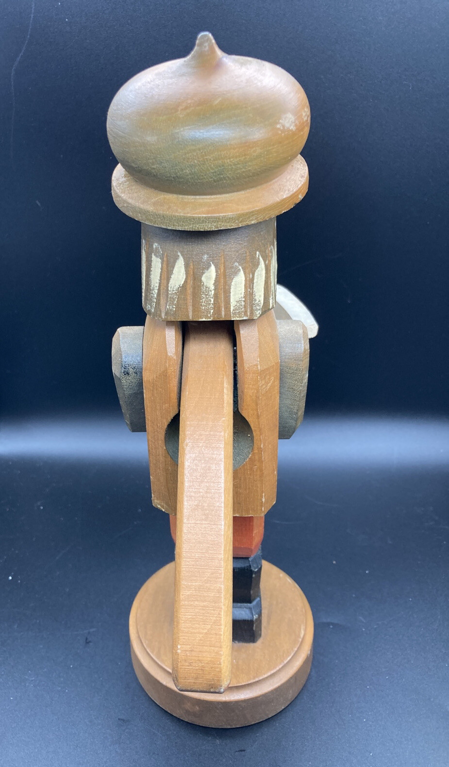 A VINTAGE GERMAN NUTCRACKER, WOODEN, ORIGINAL RHONKUNST, ERZGEBIRGE
