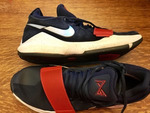 boys basketball shoes size 8