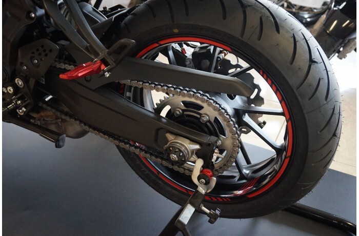 Repose-pieds arrière rouges pour moto YAMAHA FZ6 N de 2004 à 2006