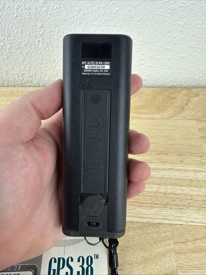 GARMIN GPS 38 Handheld Personal Navigator With Manual Booklet Bundle - Image 4 of 4