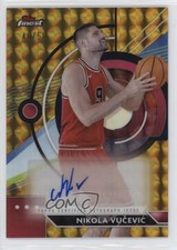 2023-24 Finest Gold Geometric Refractor 40/50 Nikola Vucevic Vučević Auto 0q5m