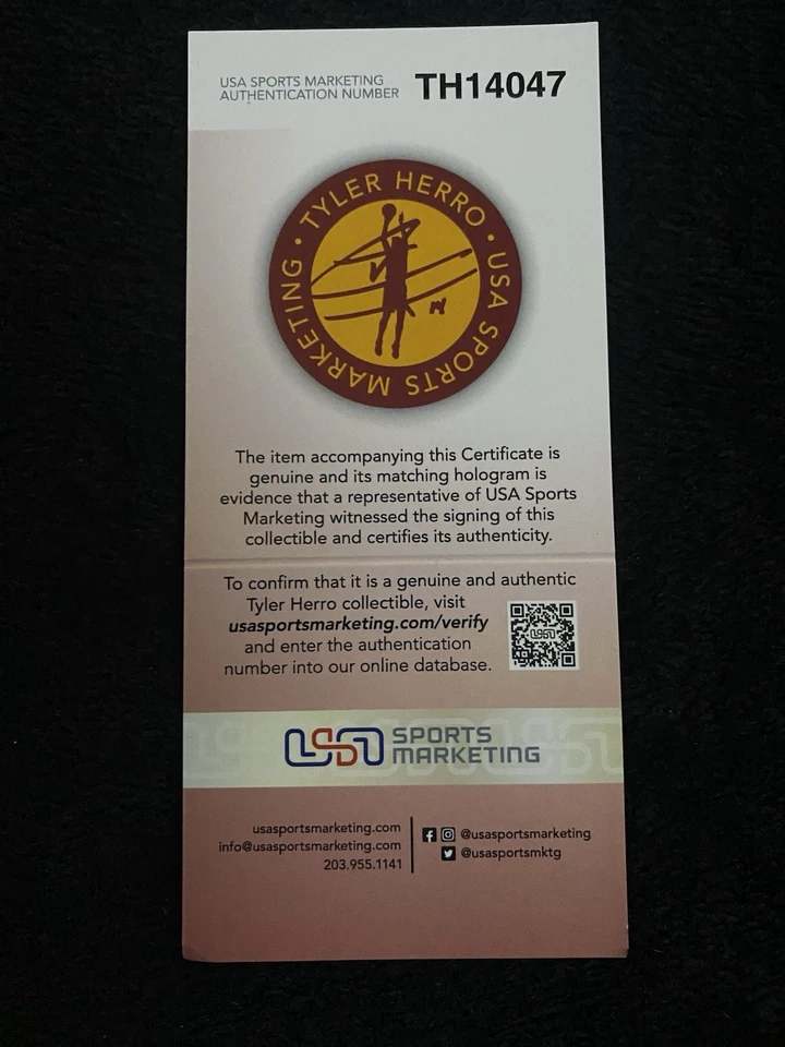 Tyler Herro Autografiado Spalding Juego Réplica Baloncesto Miami Heat EE. UU. Certificado NBA Foto 3 de 3