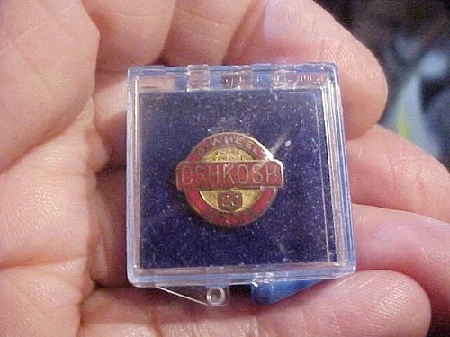 OSHKOSH TRUCK 4 WHEEL DRIVE 20 YEAR EMPLOYEE TIE PIN UNUSED 1/4 IN
