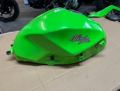2015 KAWASAKI NINJA 300 ABS OEM GAS TANK | eBay