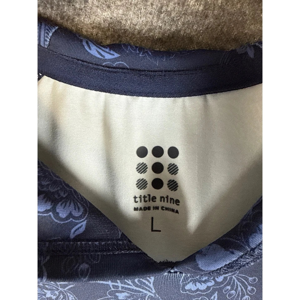 Blusa pulôver feminina Title Nine Sunbuster Sunshirt Kona estampa floral com capuz tamanho G - Imagem 3 de 4