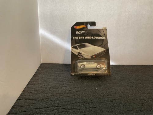 HOW WHEELS 007 THE SPY WHO LOVED ME LOTUS ESPRIT S1 (WHITE)