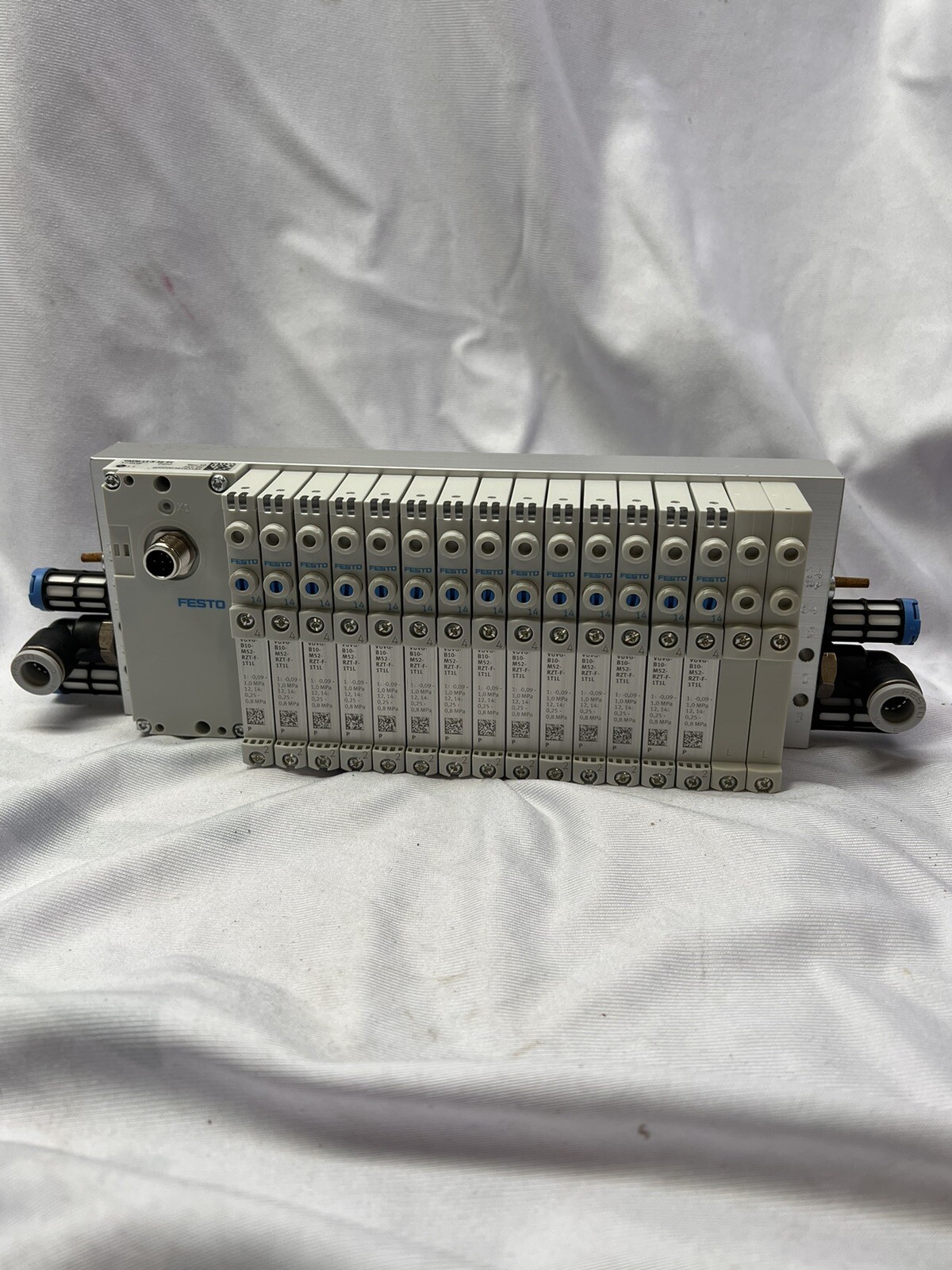 Festo Pneumatic Manifold with 14 valve cards VTUG VAEM-L1-S-16-PT